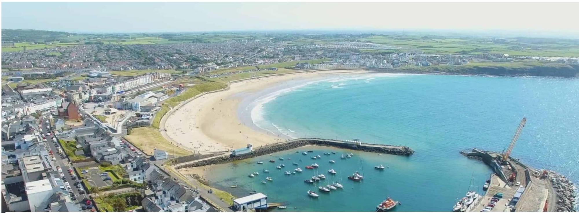 1 Dunluce Park - Portrush By The Seaアパートメント エクステリア 写真